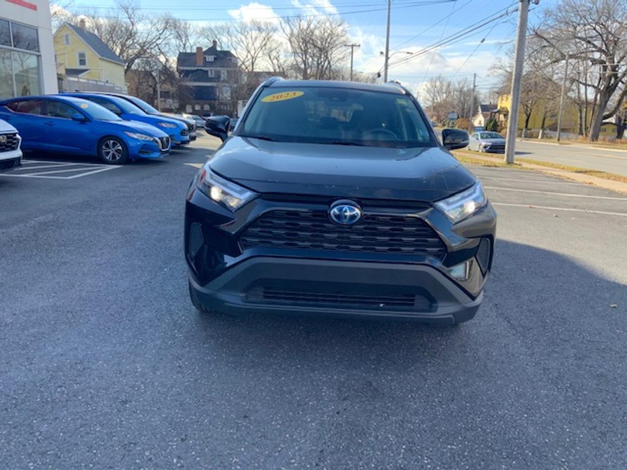 2023 Toyota RAV4 Hybrid XLE Photo