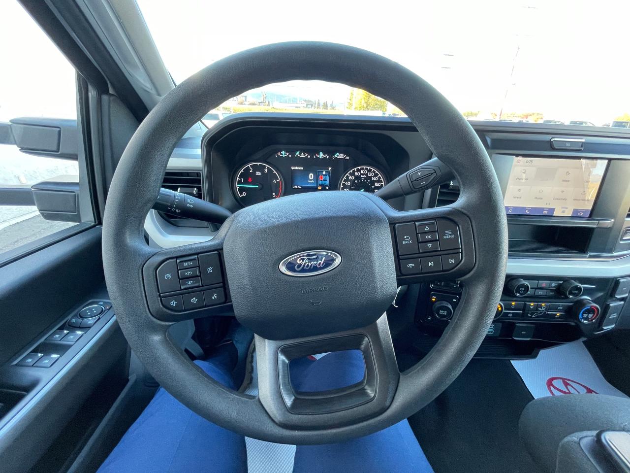 2025 Ford F-350 Super Duty SRW XLT Photo