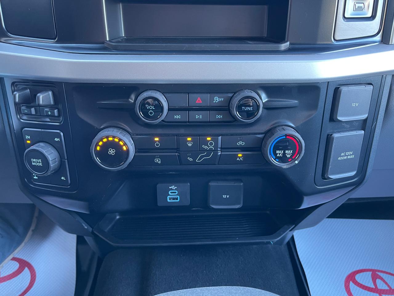 2025 Ford F-350 Super Duty SRW XLT Photo