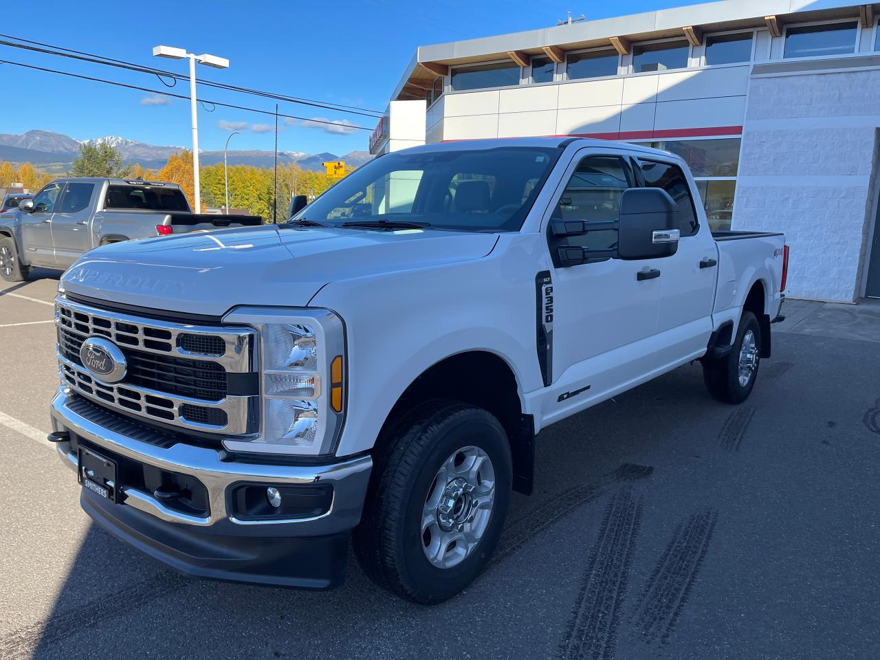 2025 Ford F-350 Super Duty SRW XLT Photo4