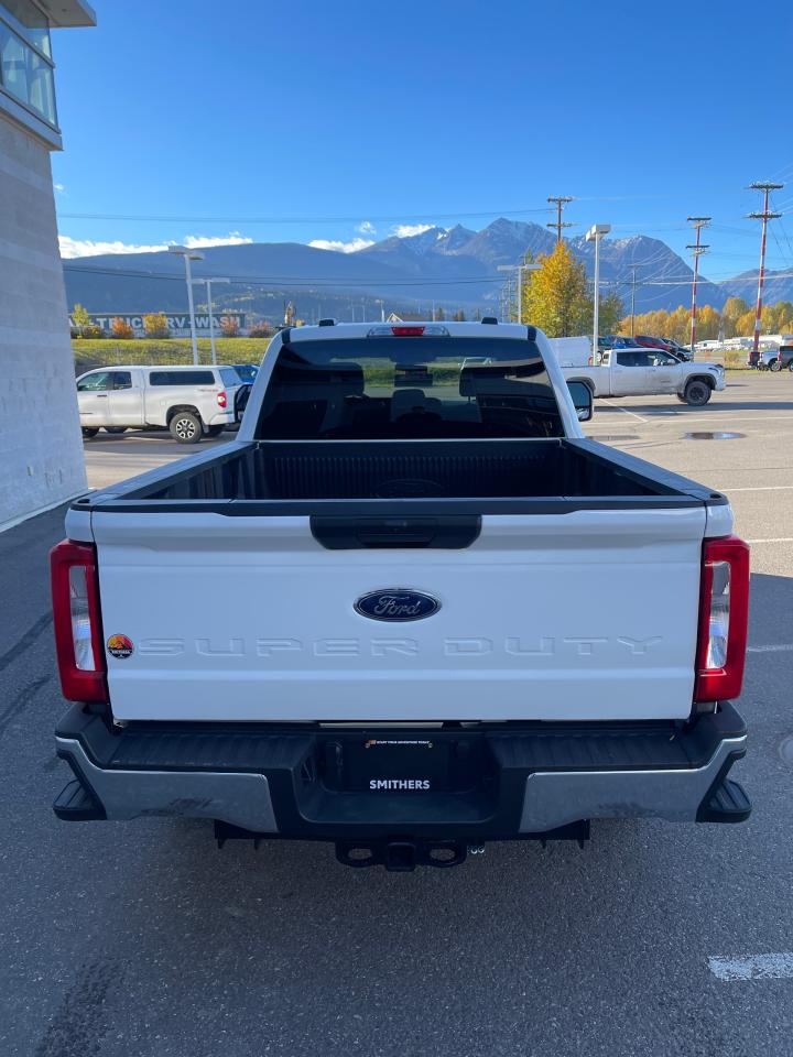 2025 Ford F-350 Super Duty SRW XLT Photo