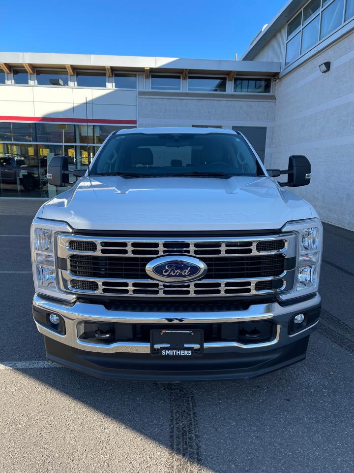 2025 Ford F-350 Super Duty SRW XLT Photo1