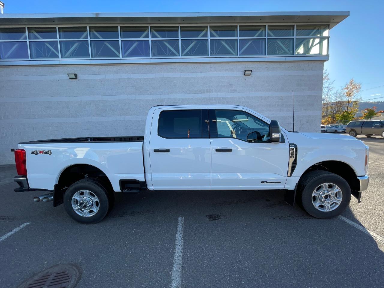 2025 Ford F-350 Super Duty SRW XLT Photo