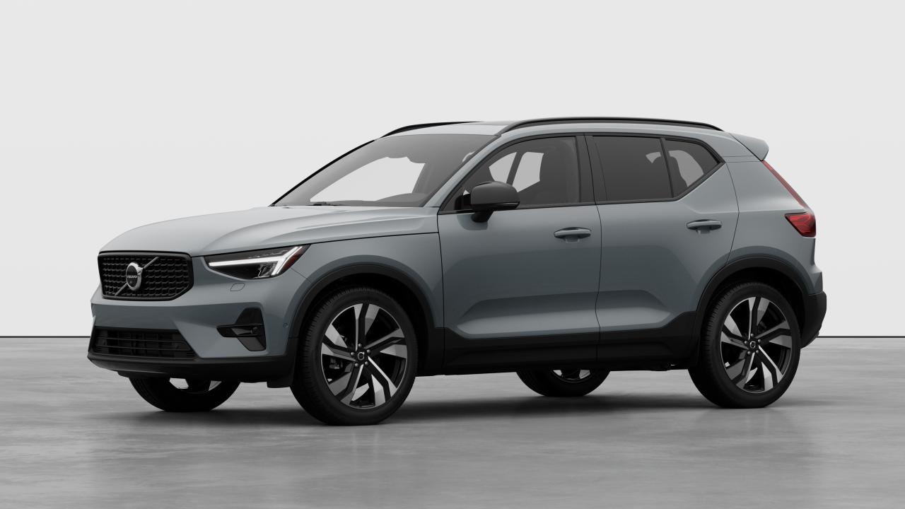 New 2026 Volvo XC40 B5 AWD Plus Dark Theme for sale in North Vancouver, BC