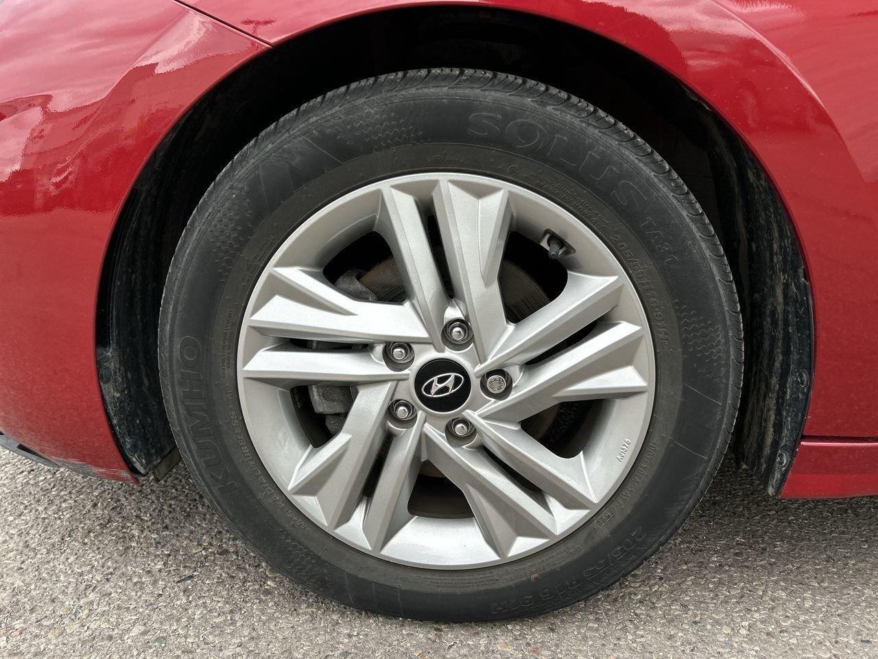 2020 Hyundai Elantra GT Preferred AT Photo