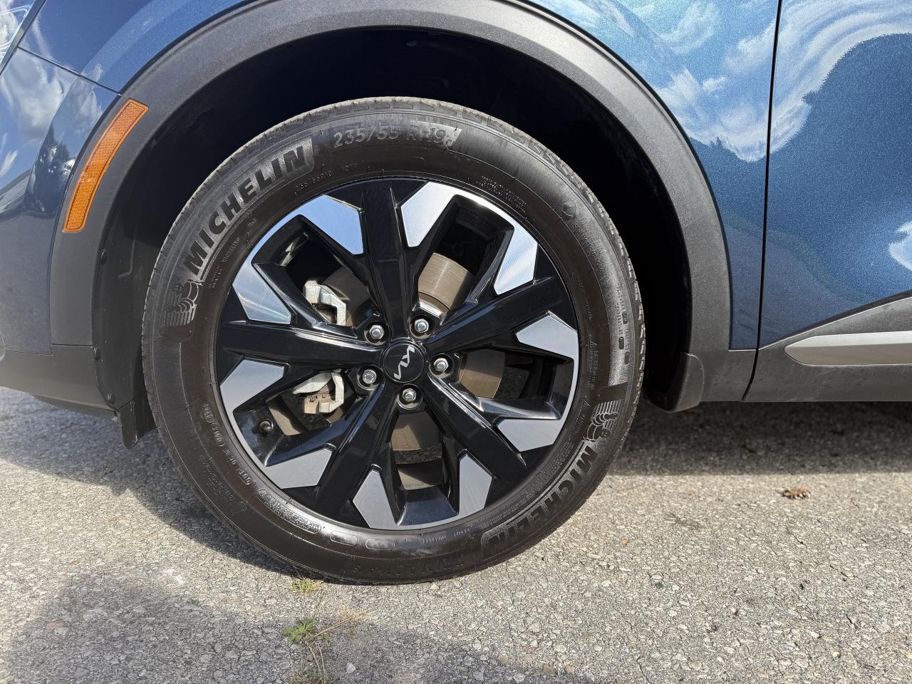 2023 Kia Sportage X-Line Limited AWD w-Black Interior | REMOTE START Photo