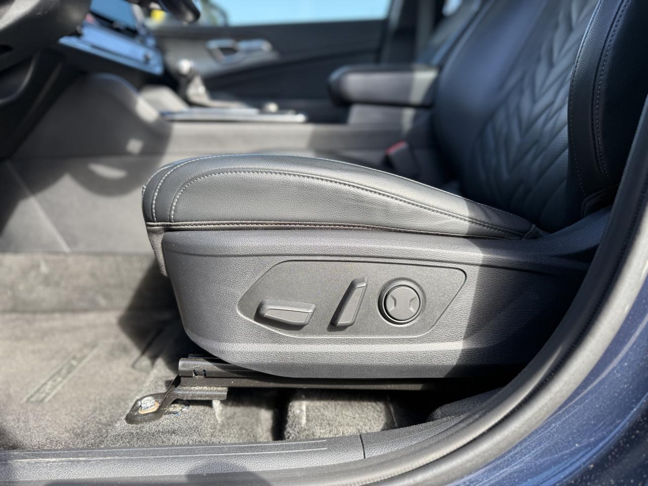 2023 Kia Sportage X-Line Limited AWD w-Black Interior | REMOTE START Photo