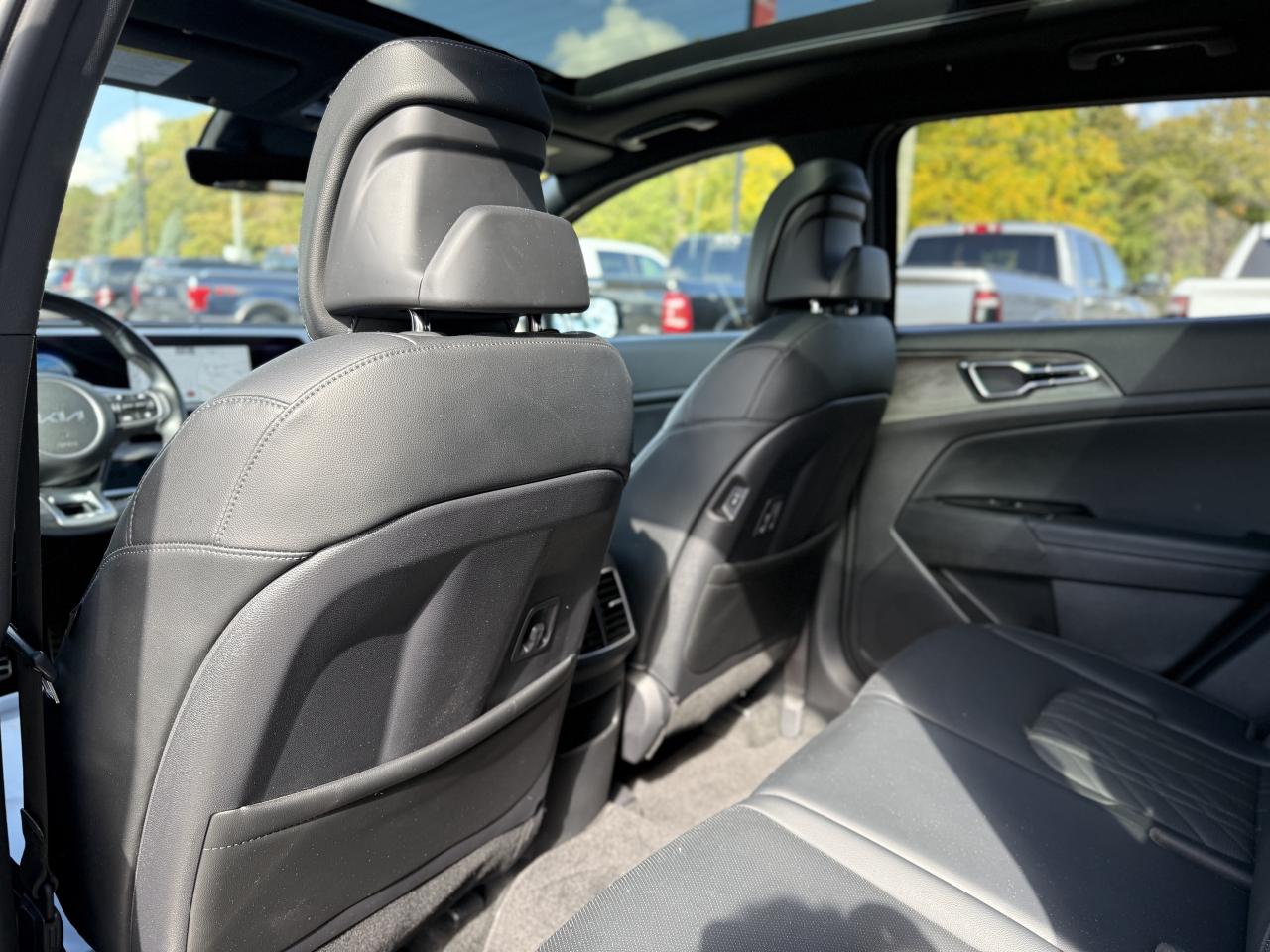 2023 Kia Sportage X-Line Limited AWD w-Black Interior | REMOTE START Photo