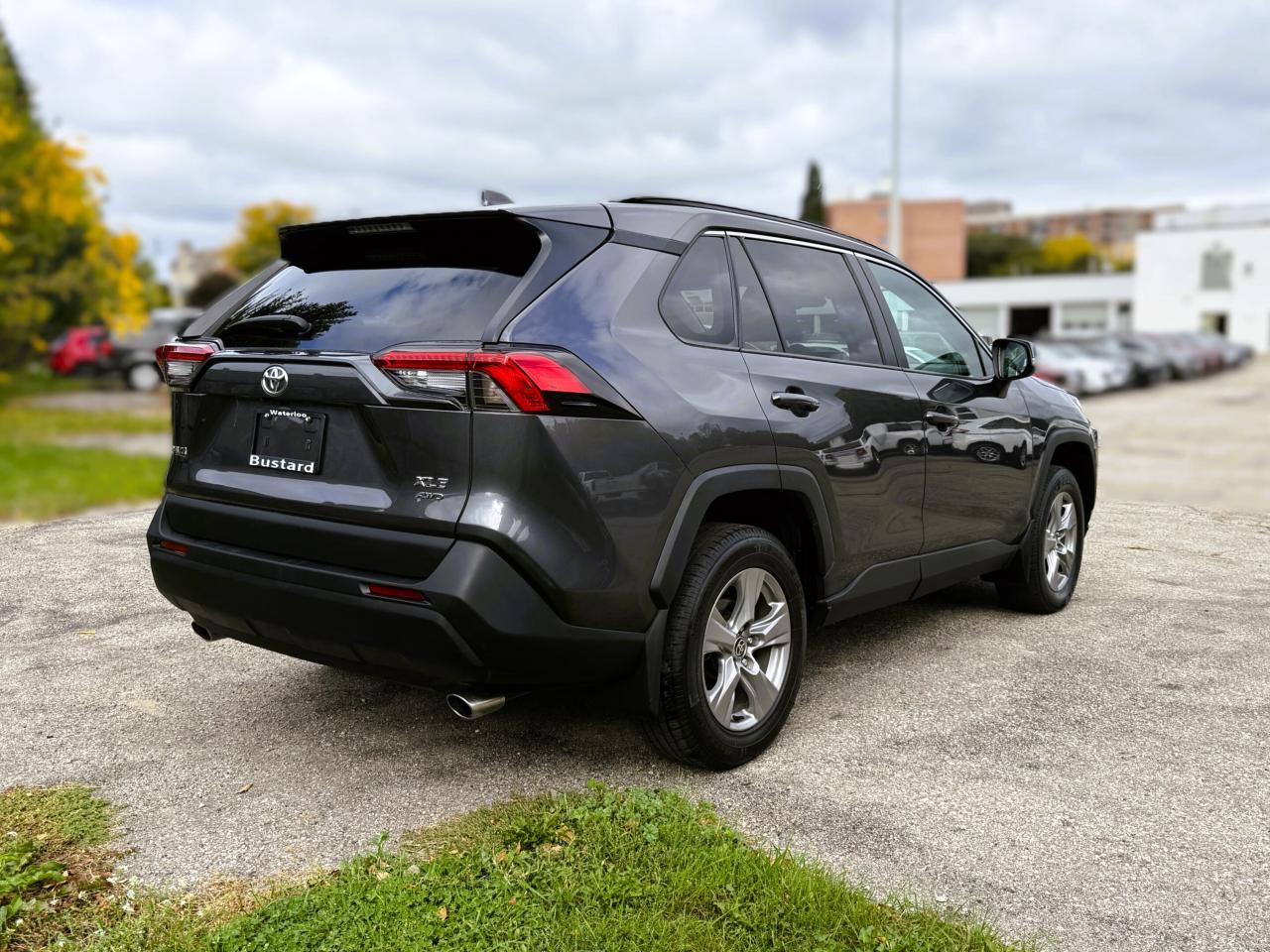 2023 Toyota RAV4 XLE AWD | SUNROOF | HEATED SEATS | LANE KEEP | Photo