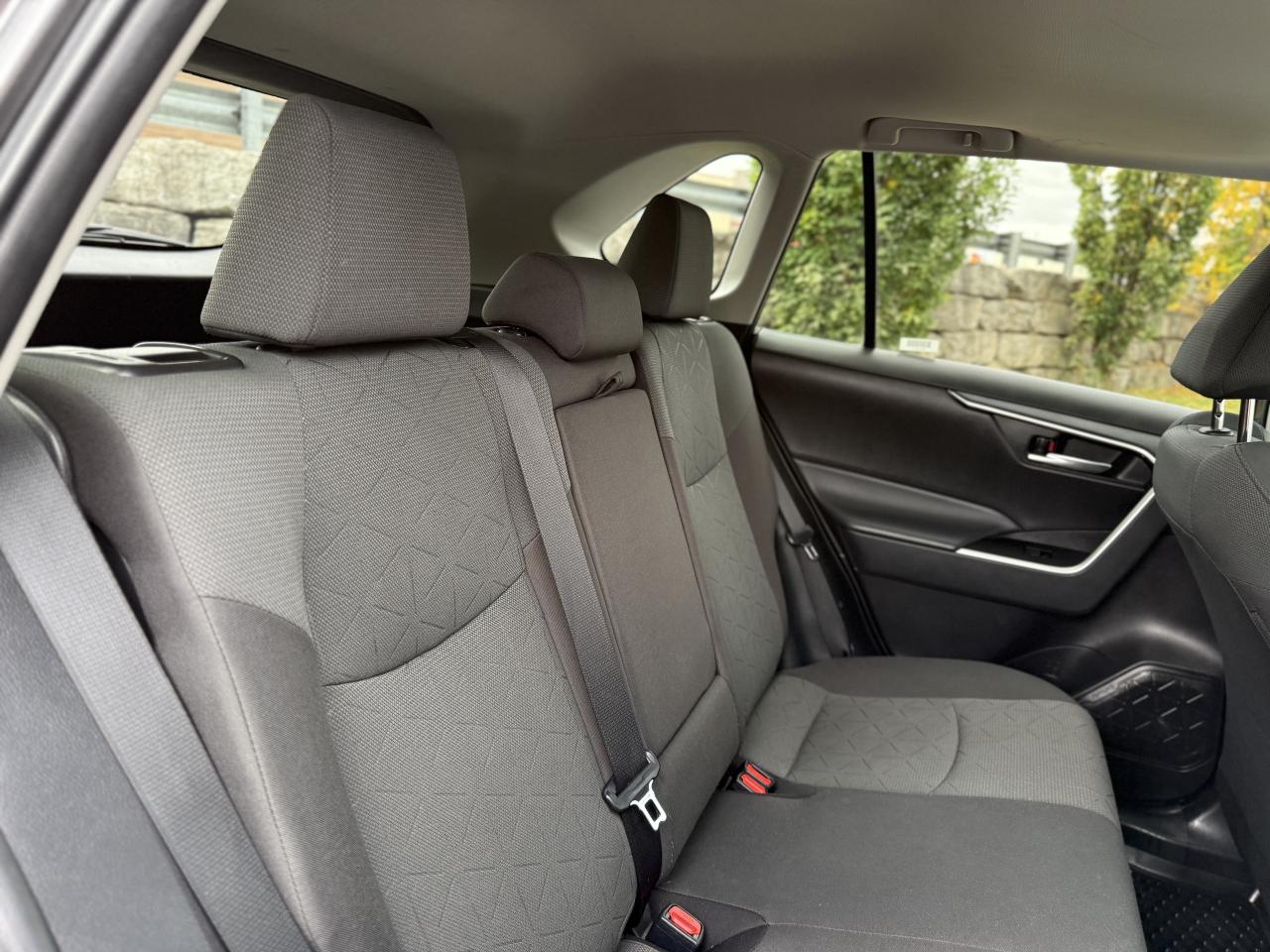 2023 Toyota RAV4 XLE AWD | SUNROOF | HEATED SEATS | LANE KEEP | Photo