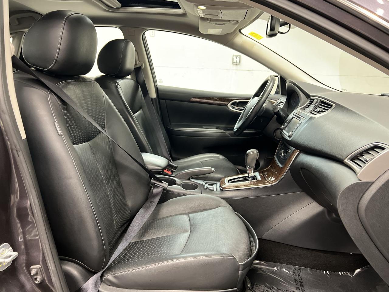 2015 Nissan Sentra SL | ONLY 42,000KMS!! | HTD LEATHER |SUNROOF | NAV Photo