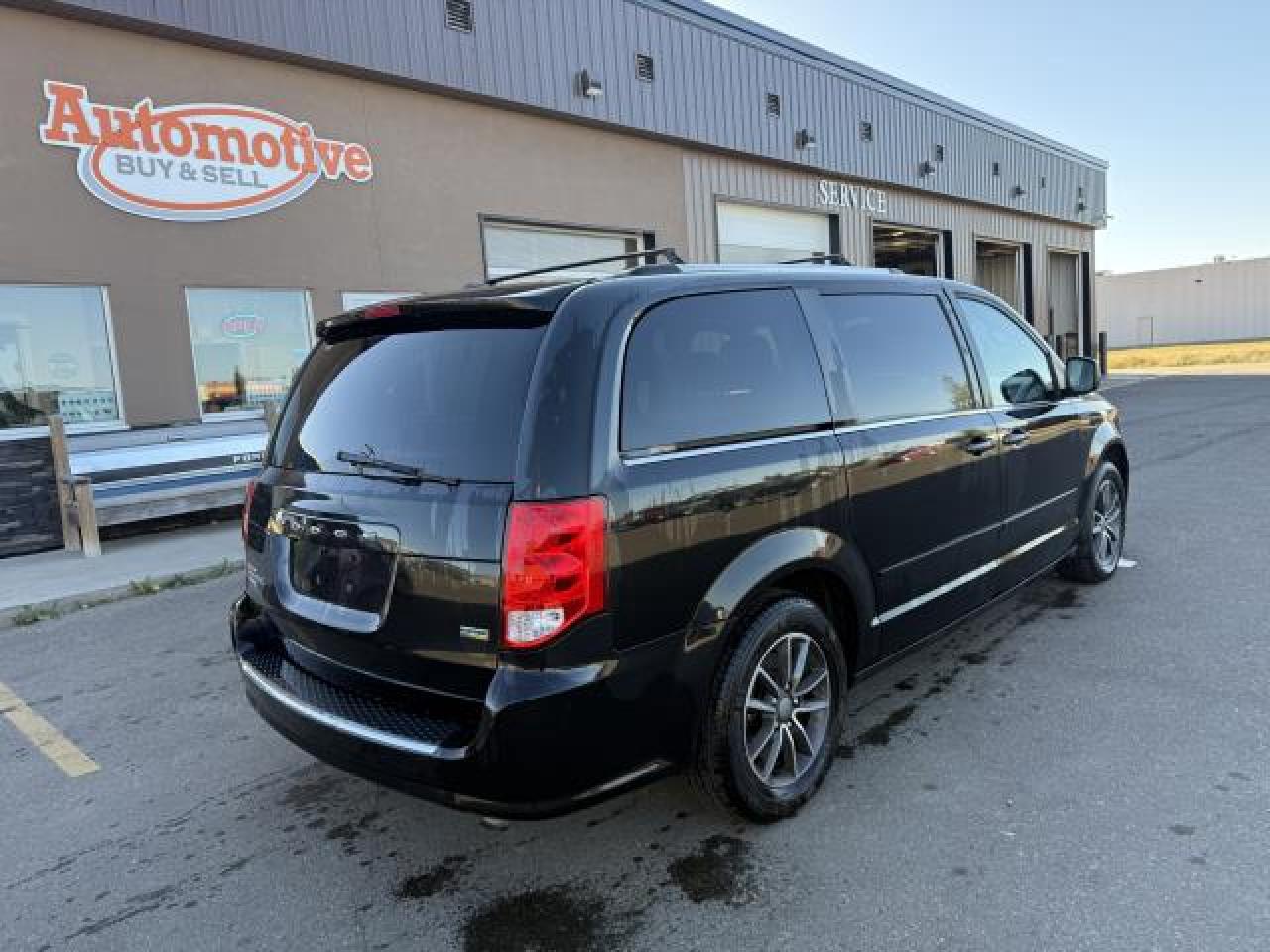 2017 Dodge Grand Caravan SE Plus - Photo #2