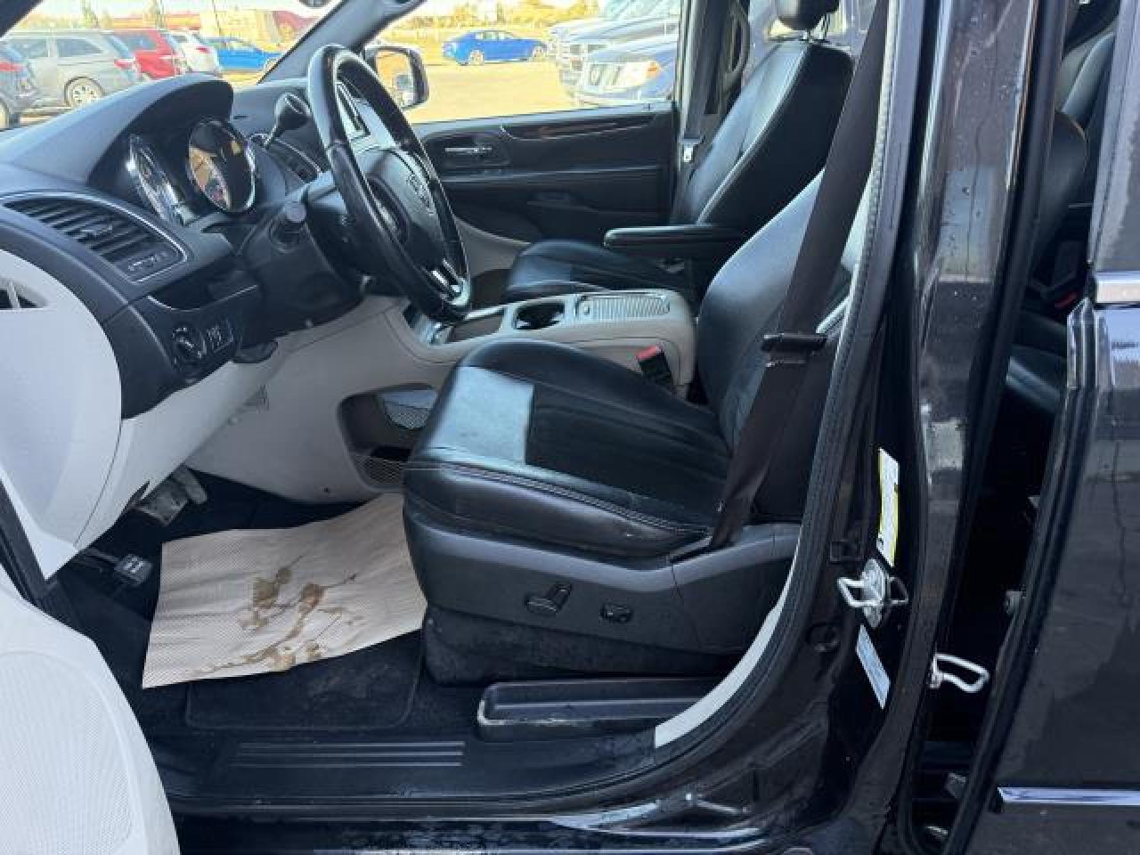 2017 Dodge Grand Caravan SE Plus - Photo #15