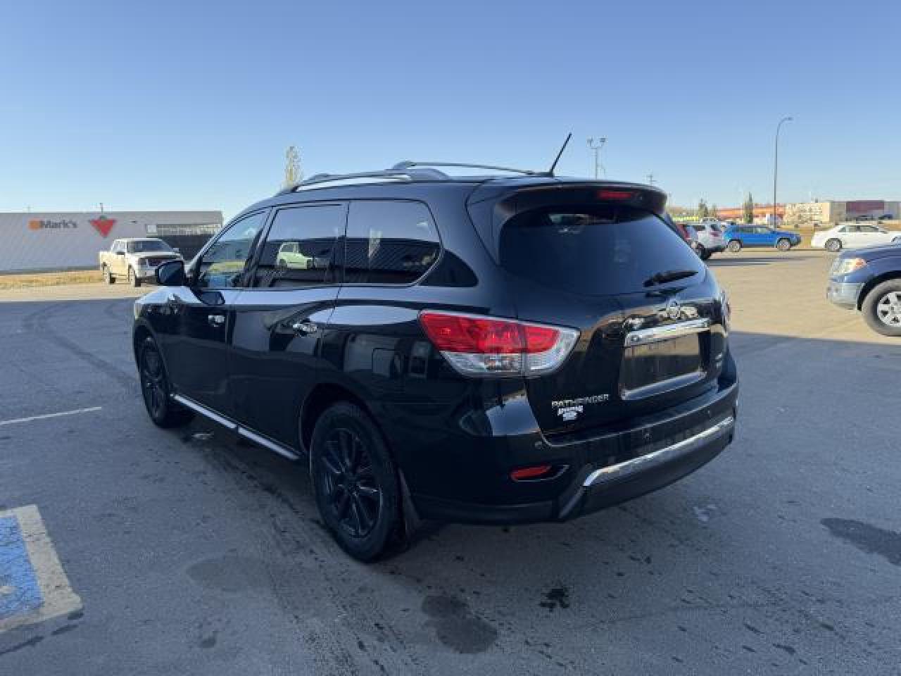2015 Nissan Pathfinder SV 4WD - Photo #4