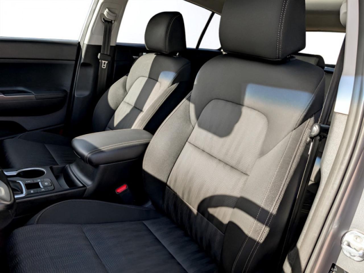 2022 Kia Sportage EX  **PANO ROOF - HTD SW** Photo