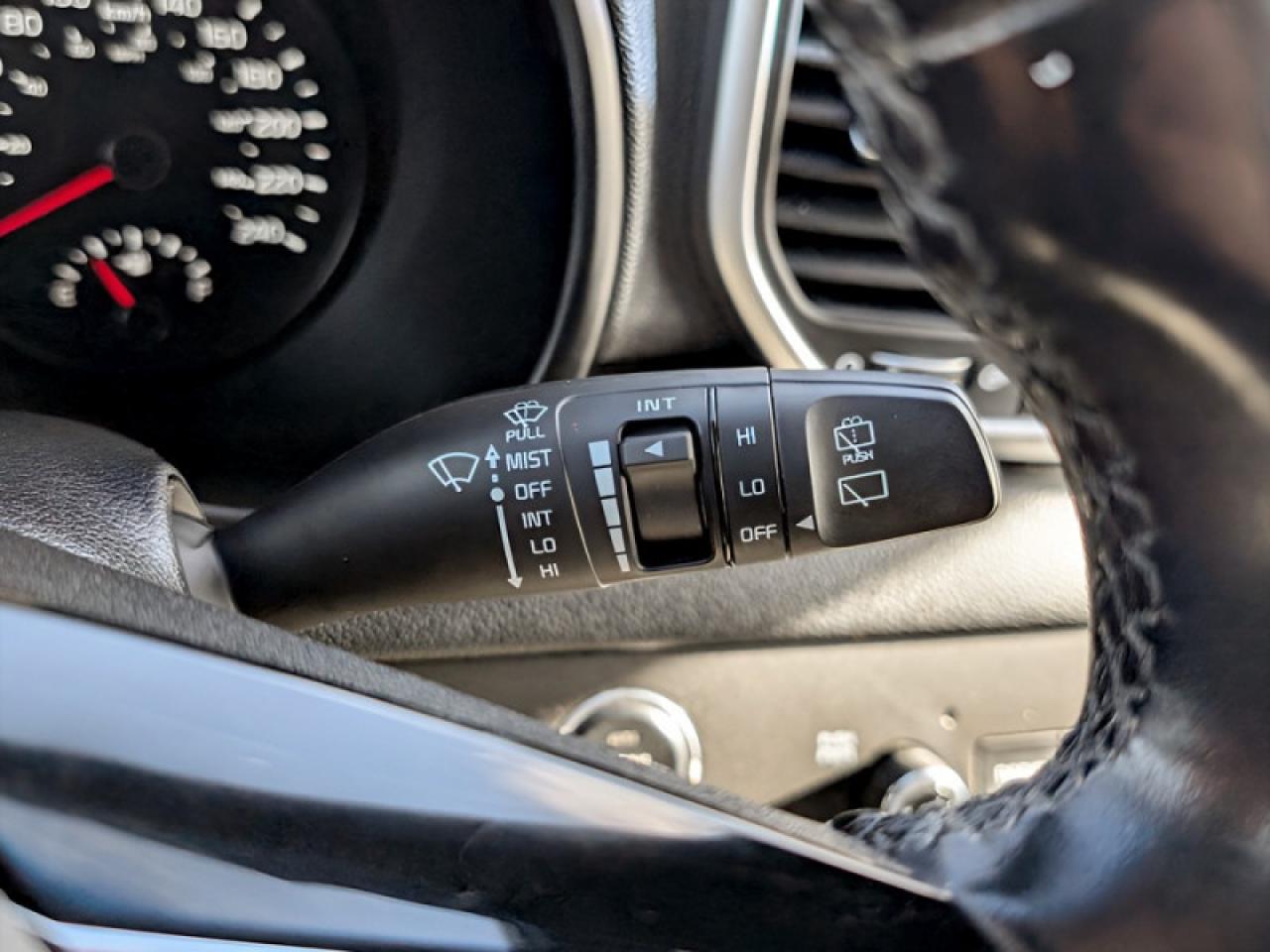 2022 Kia Sportage EX  **PANO ROOF - HTD SW** Photo