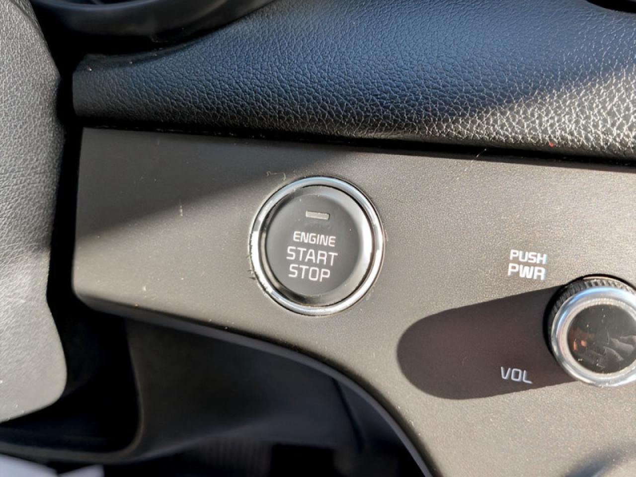 2022 Kia Sportage EX  **PANO ROOF - HTD SW** Photo