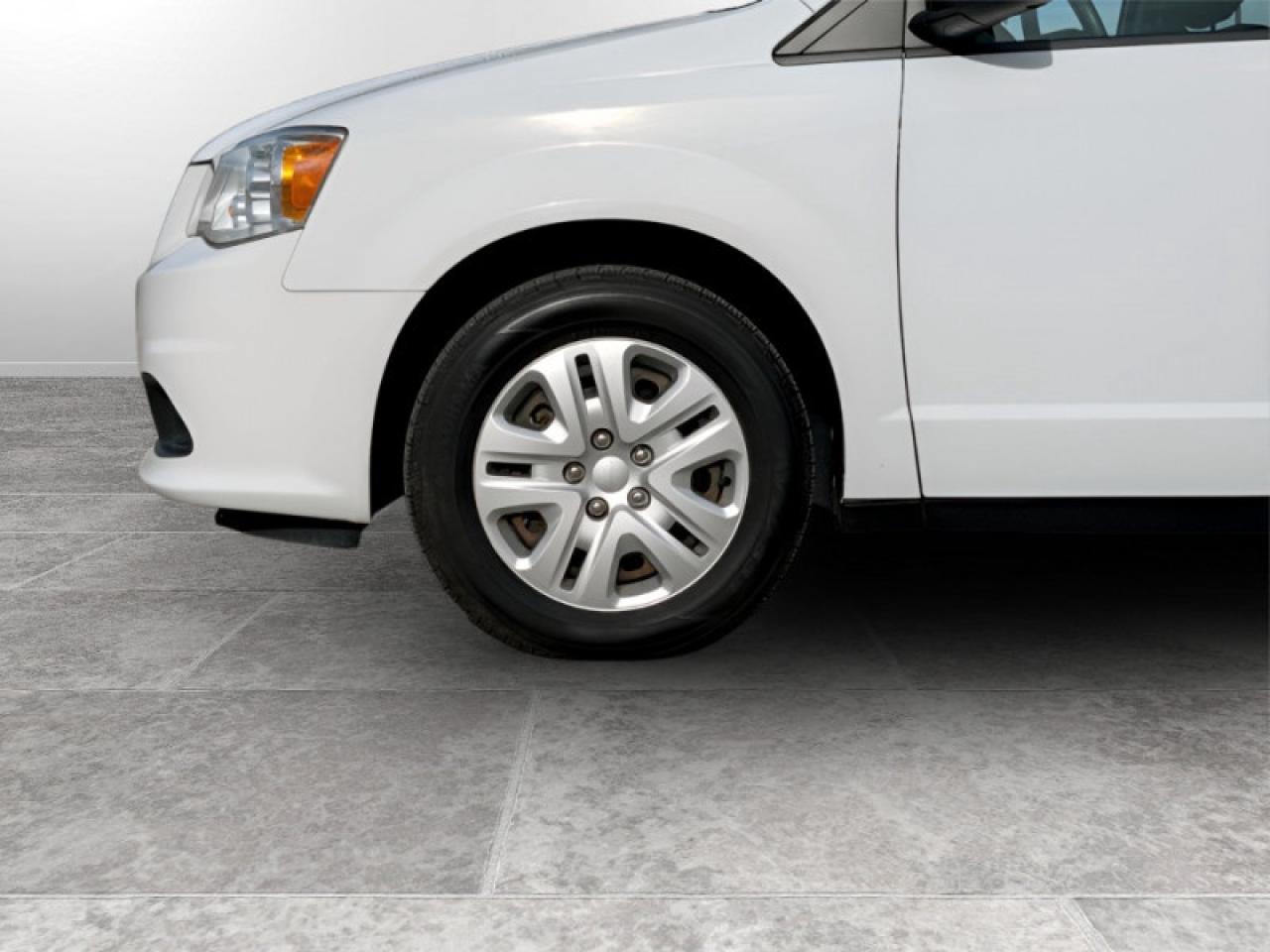 2019 Dodge Grand Caravan SE  **18 SERVICE RECS. - UCONNECT** Photo