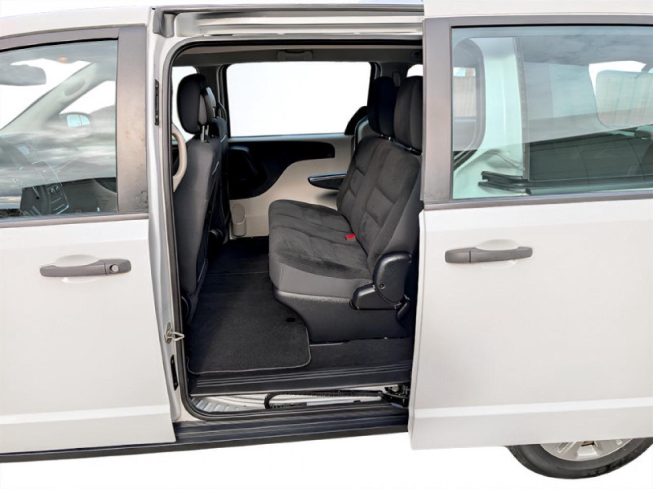 2019 Dodge Grand Caravan SE  **18 SERVICE RECS. - UCONNECT** Photo