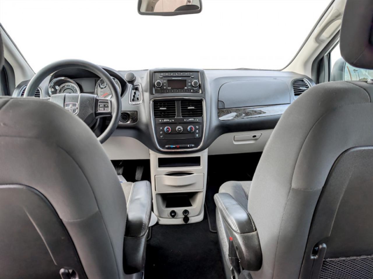 2019 Dodge Grand Caravan SE  **18 SERVICE RECS. - UCONNECT** Photo