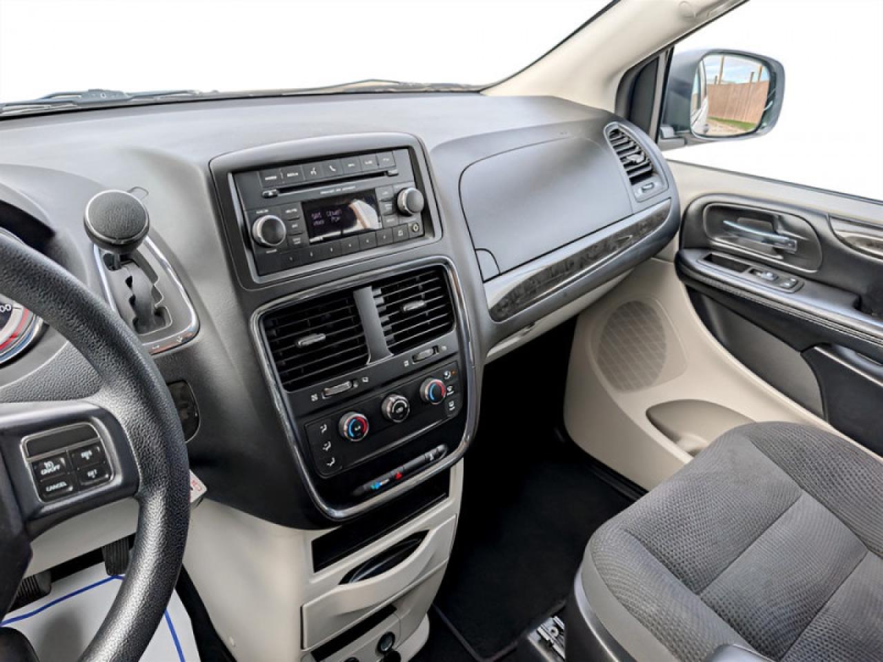 2019 Dodge Grand Caravan SE  **18 SERVICE RECS. - UCONNECT** Photo