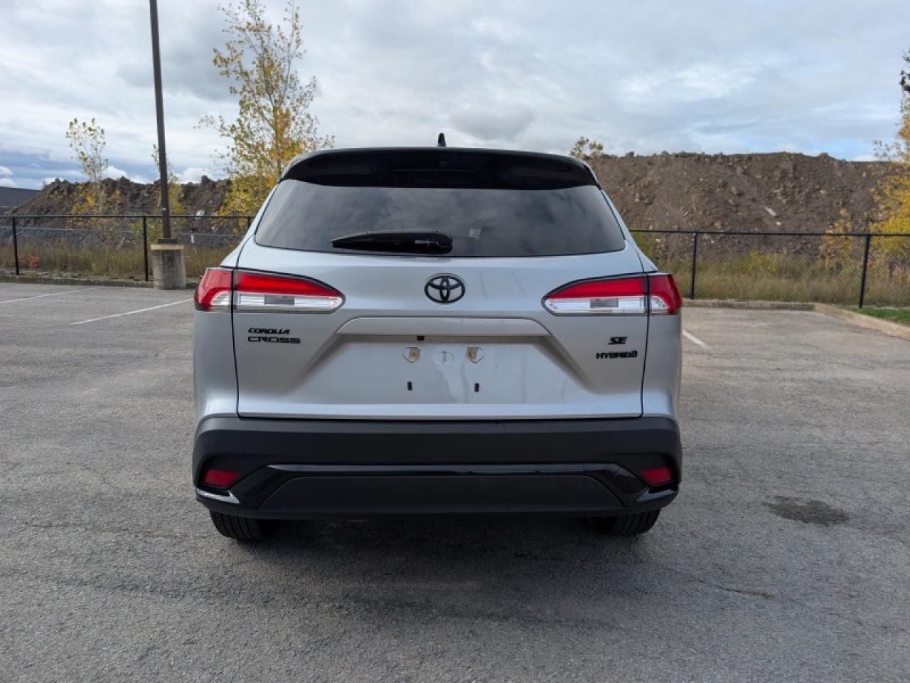 2024 Toyota Corolla Cross Hybrid SE AWD  **LOW KMS** Photo3