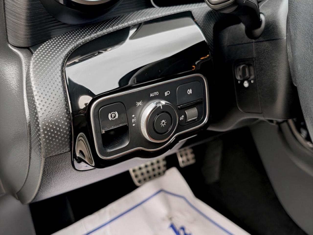 2020 Mercedes-Benz A A 220 4MATIC®  **AMG WHEELS - LOW KMS* Photo