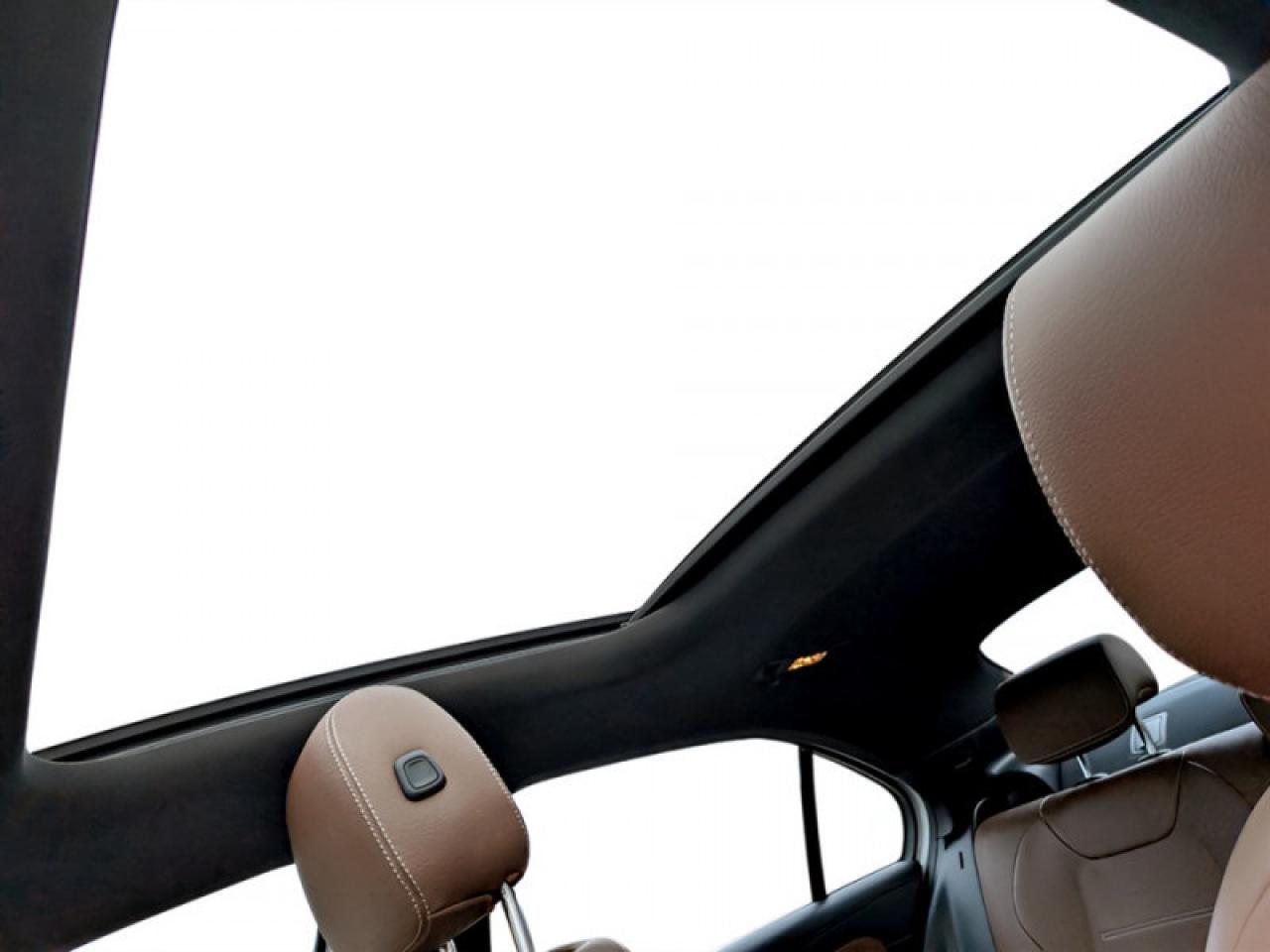 2020 Mercedes-Benz A A 220 4MATIC®  **AMG WHEELS - LOW KMS* Photo