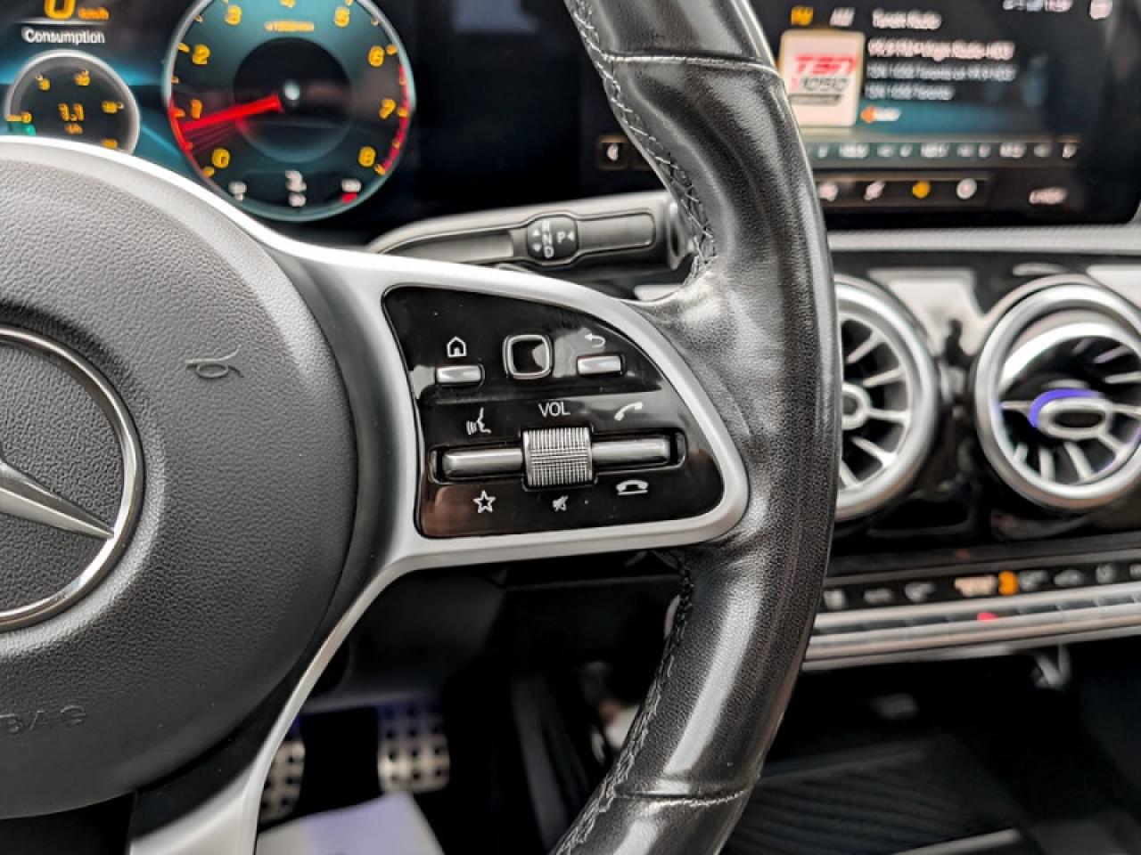 2020 Mercedes-Benz A A 220 4MATIC®  **AMG WHEELS - LOW KMS* Photo