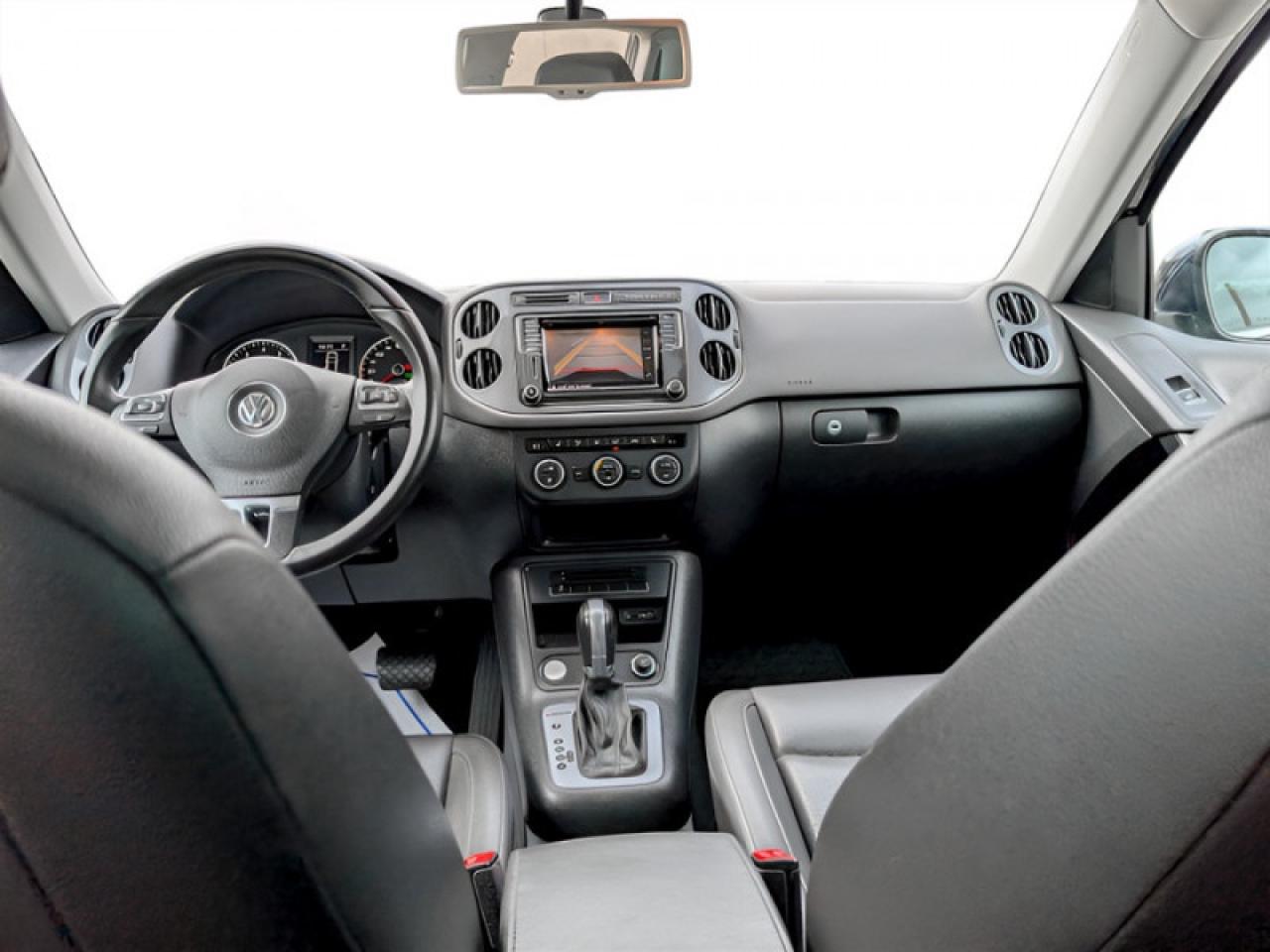 2017 Volkswagen Tiguan Comfortline  **LOW KMS - TECH PKG** Photo