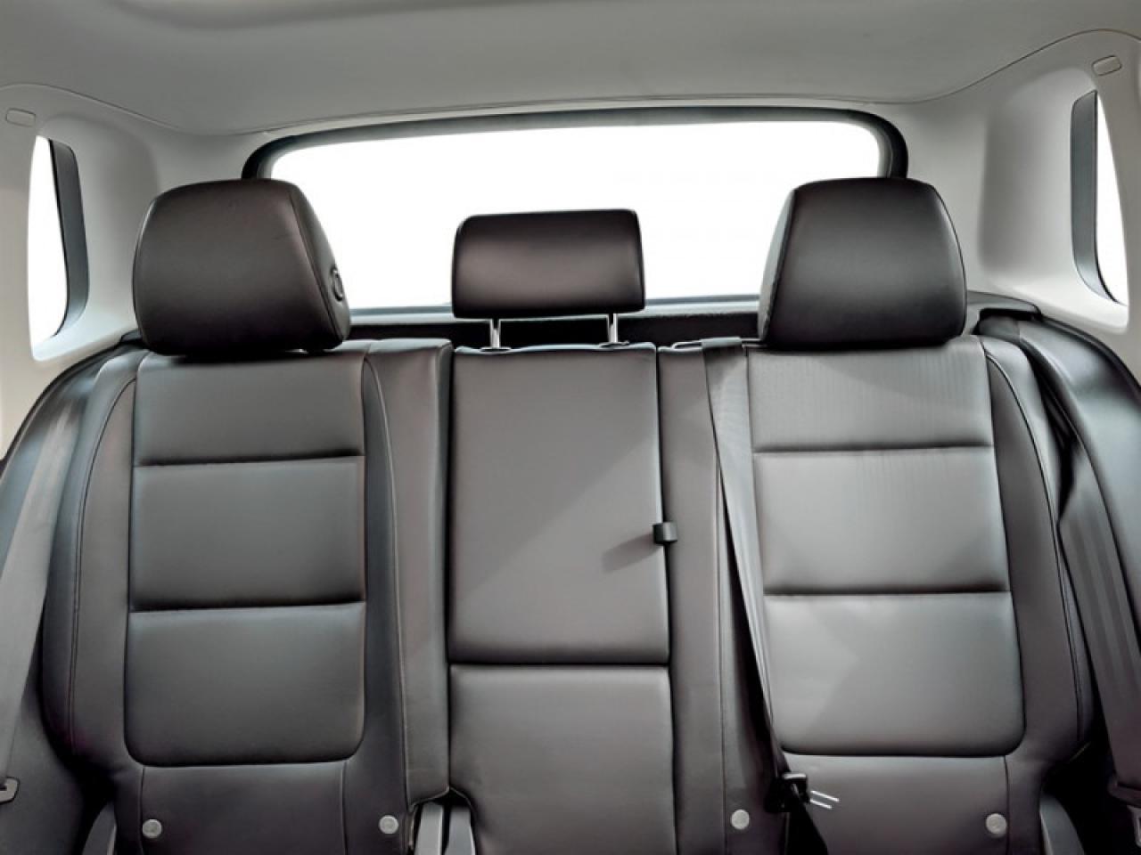 2017 Volkswagen Tiguan Comfortline  **LOW KMS - TECH PKG** Photo