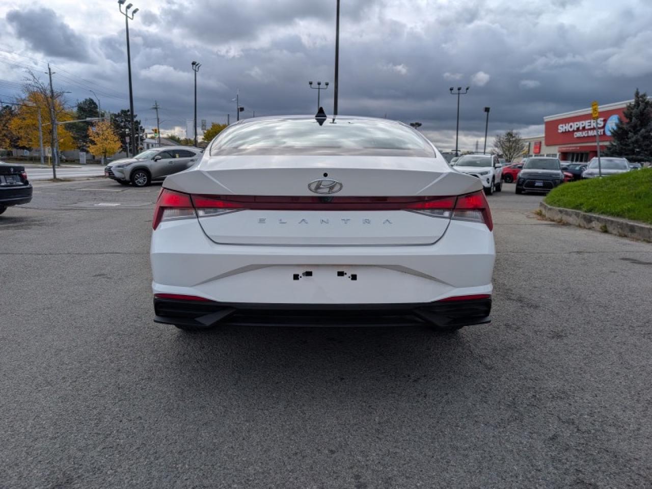 2023 Hyundai Elantra Preferred  **TECH PACKAGE** Photo3