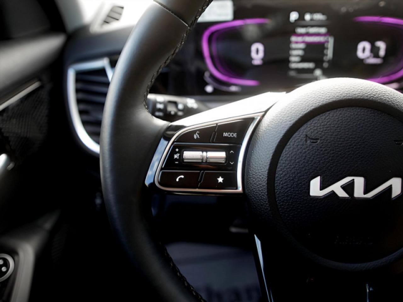 2025 Kia Seltos EX  **ULTRA LOW KMS - ONE OWNER** Photo