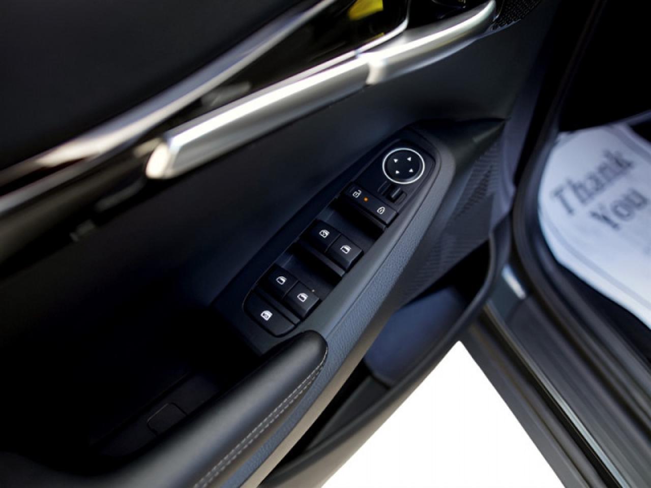 2025 Kia Seltos EX  **ULTRA LOW KMS - ONE OWNER** Photo