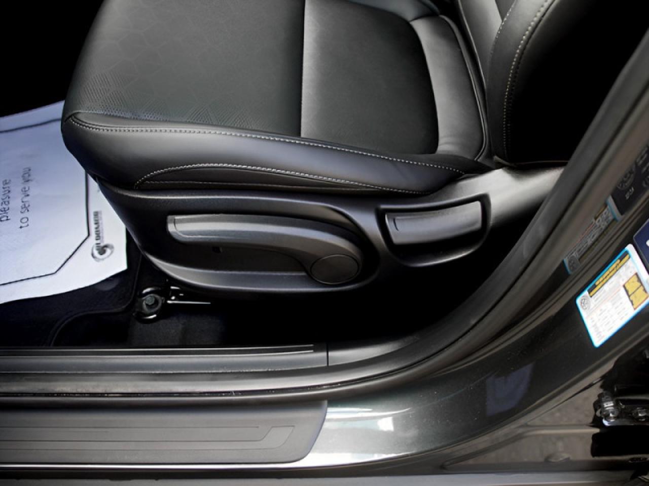 2025 Kia Seltos EX  **ULTRA LOW KMS - ONE OWNER** Photo