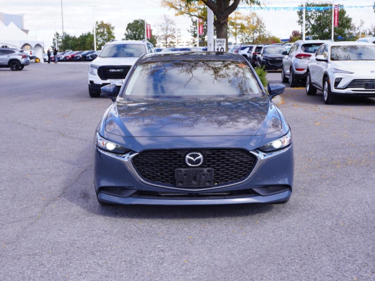 2022 Mazda MAZDA3 GS Photo3