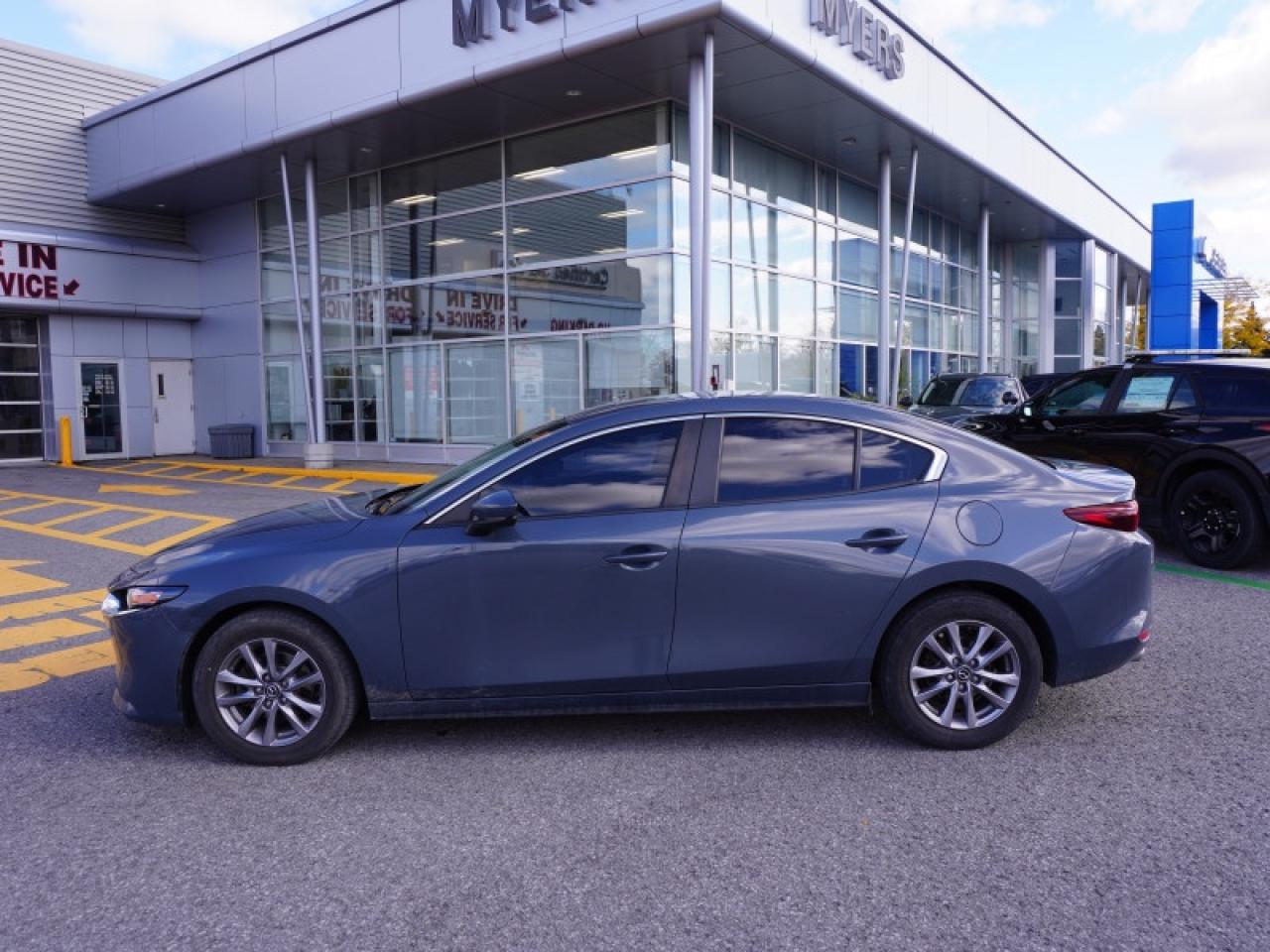 2022 Mazda MAZDA3 GS Photo