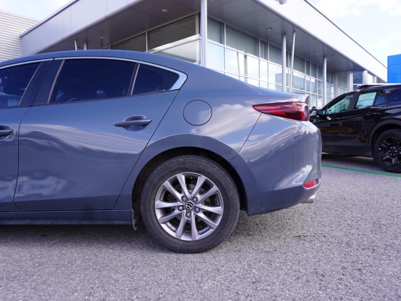 2022 Mazda MAZDA3 GS Photo