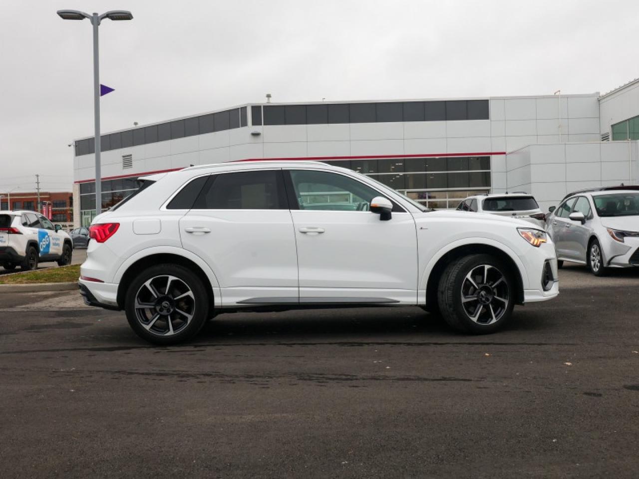 2024 Audi Q3 Progressiv 45 TFSI quattro  - $264 B/W Photo