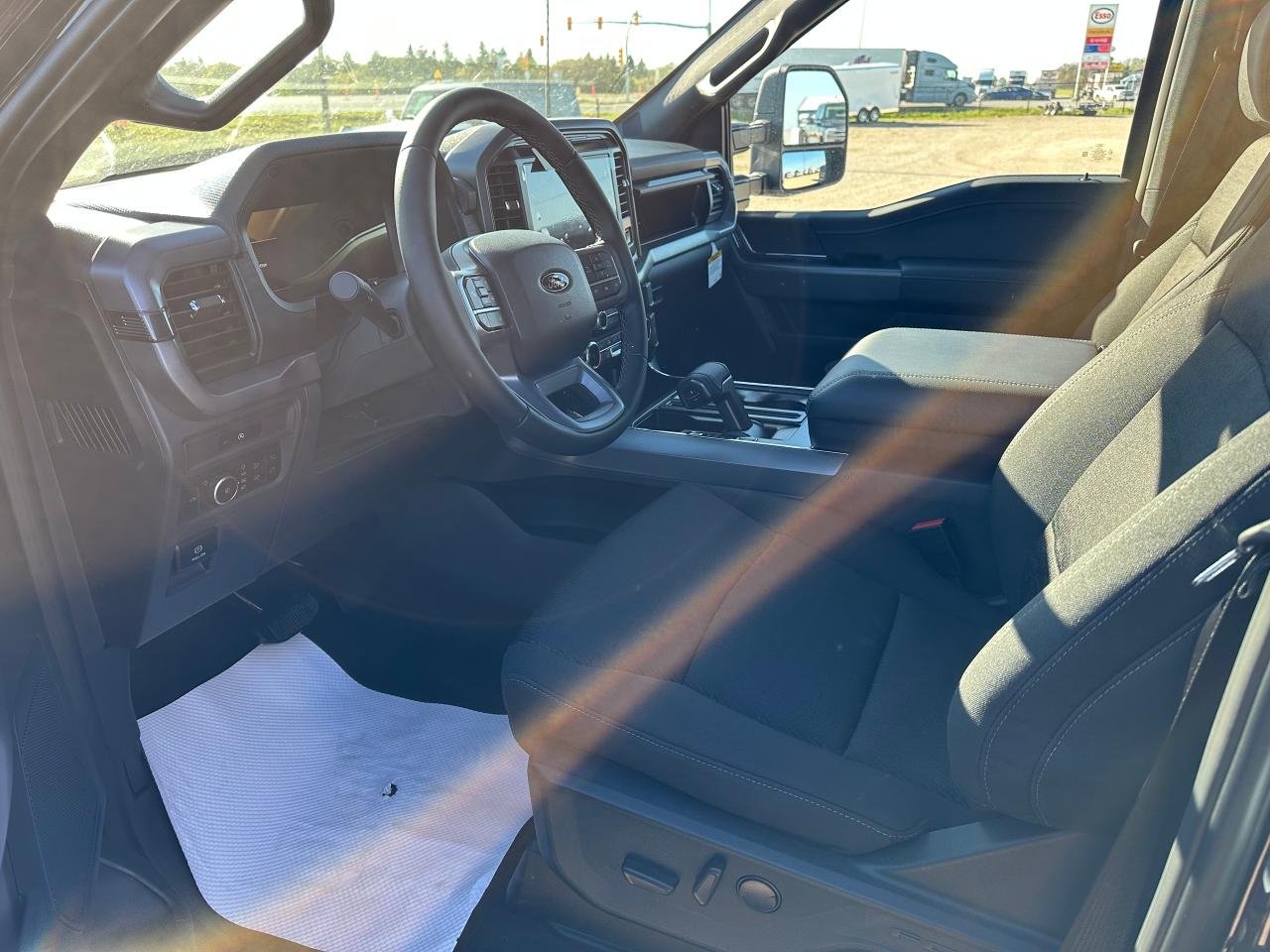2025 Ford F-150 XLT 4WD SuperCrew 5.5' Box 302A Photo5