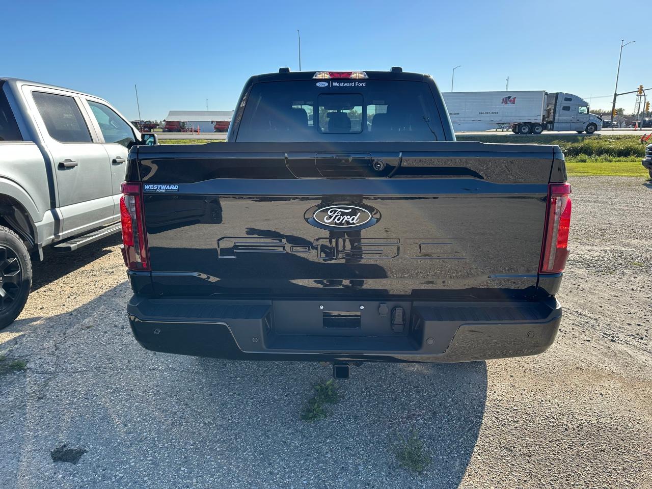2025 Ford F-150 XLT 4WD SuperCrew 5.5' Box 302A Photo4
