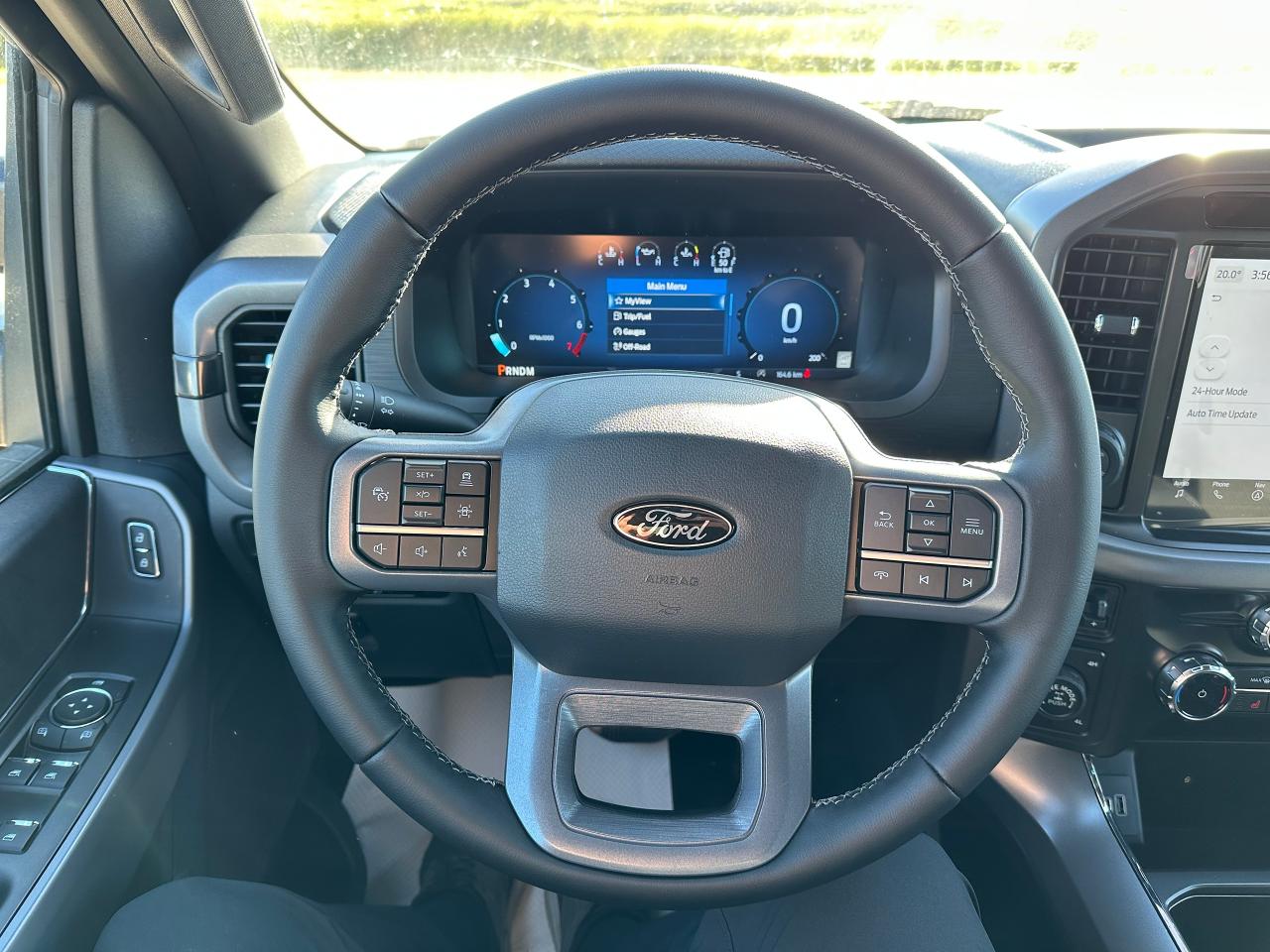 2025 Ford F-150 XLT 4WD SuperCrew 5.5' Box 302A Photo5