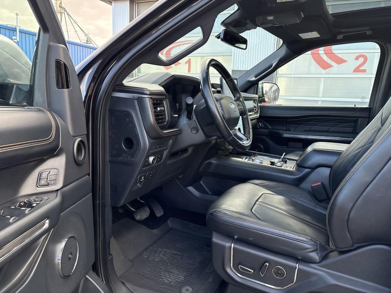 2022 Ford Expedition Platinum Photo5