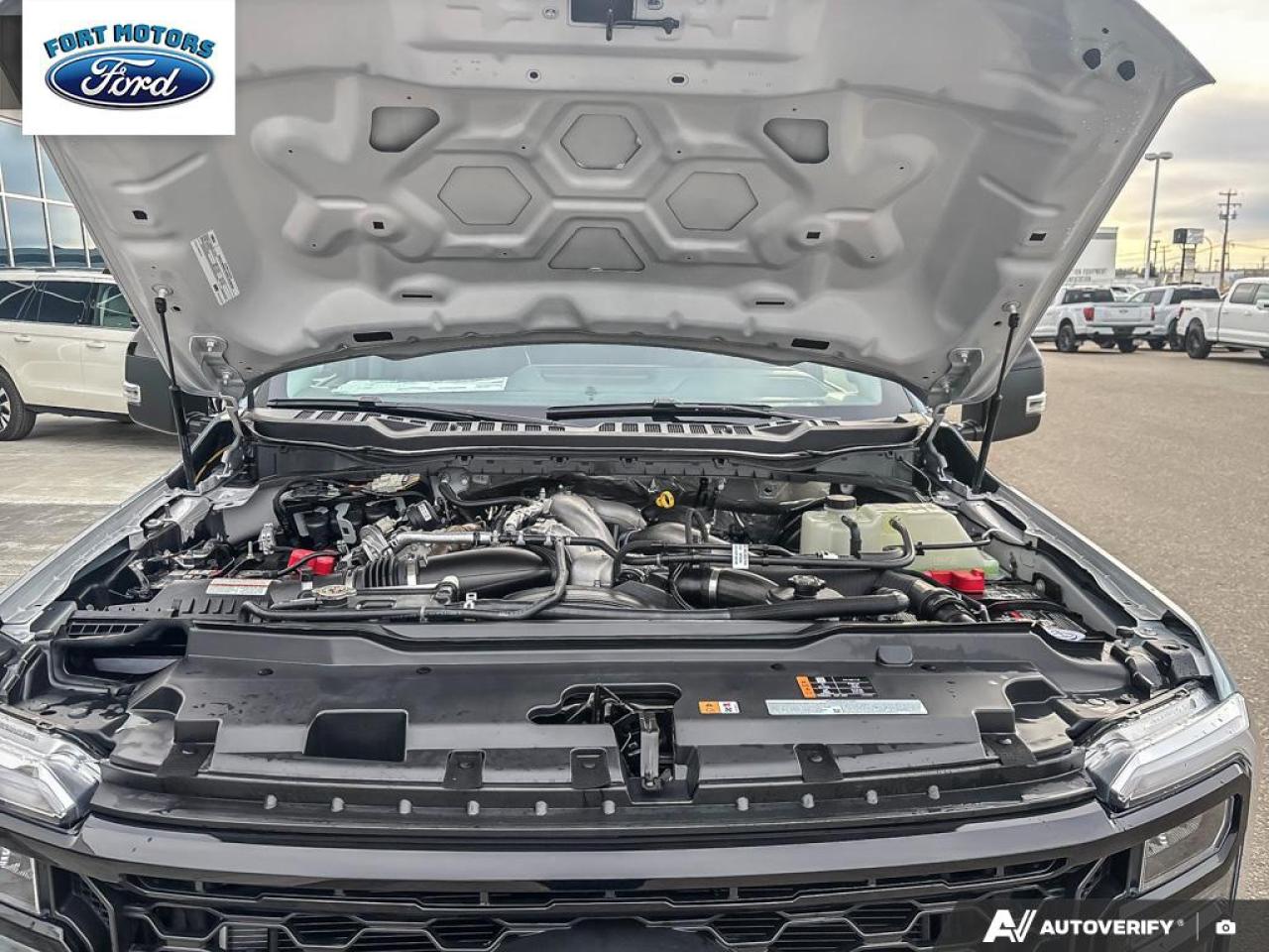 2026 Ford SUPERDUTY F-350® Lariat® Photo5