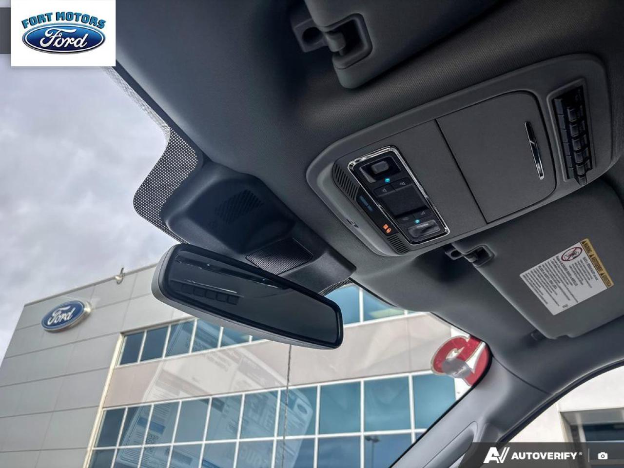 2026 Ford SUPERDUTY F-350® Lariat® Photo5