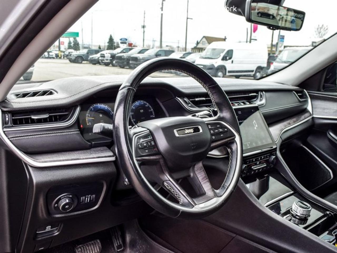 2021 Jeep Grand Cherokee L Limited Panoroof Luxury Tech Group II Uconnect 5 NAV Photo