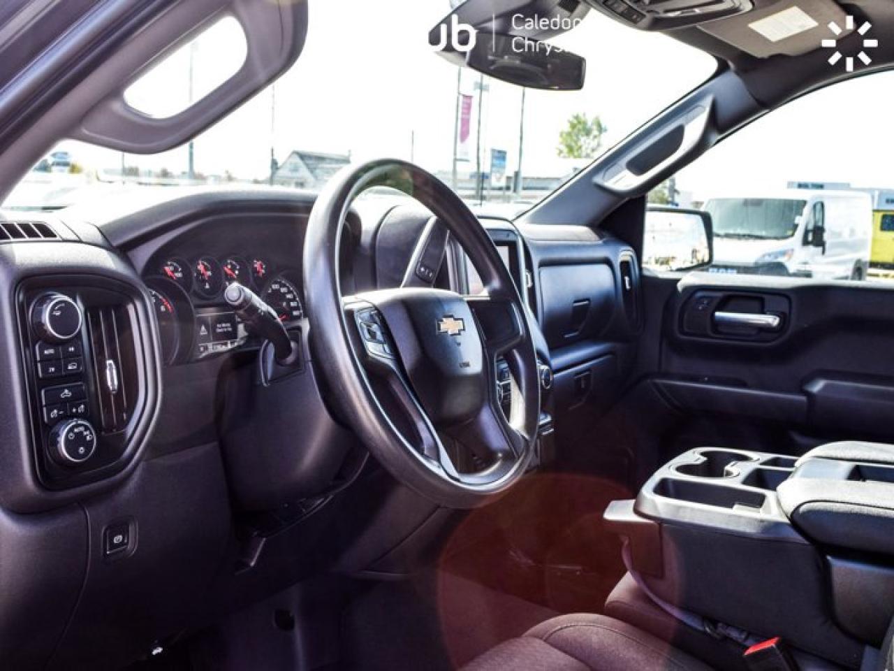 2023 Chevrolet Silverado 1500 Custom 4WD Crew Cab 157" 6 Passenger R-Start Alloy Photo