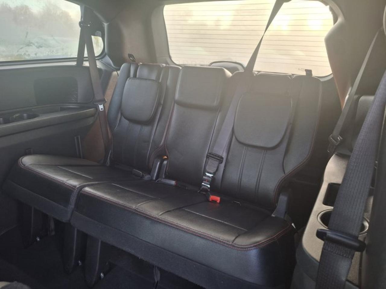 2019 Dodge Grand Caravan GT | Leather | Navi | DVD | Heated Seats + Steering | Power Liftgate | Remote Start | and More ! Photo