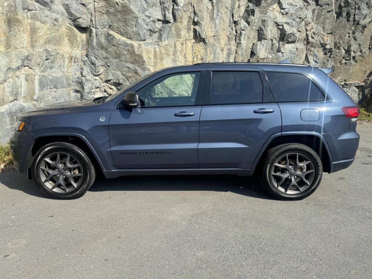 2021 Jeep Grand Cherokee 80th Anniversary Edition 4x4 Photo3