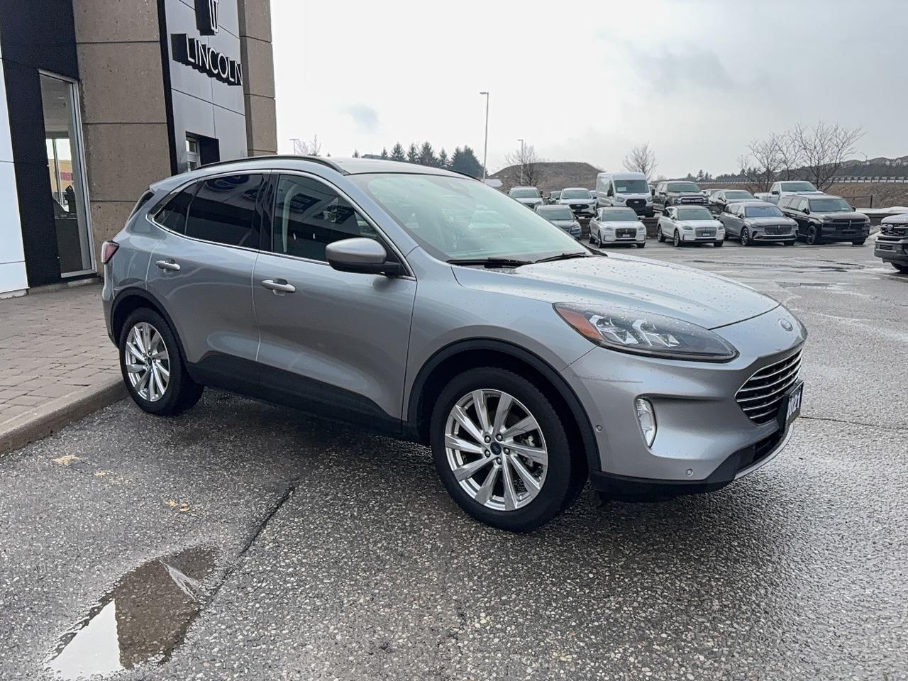 2021 Ford Escape ELITE PACK, PANO ROOF, FACTORY HITCH, LOADED! Photo2